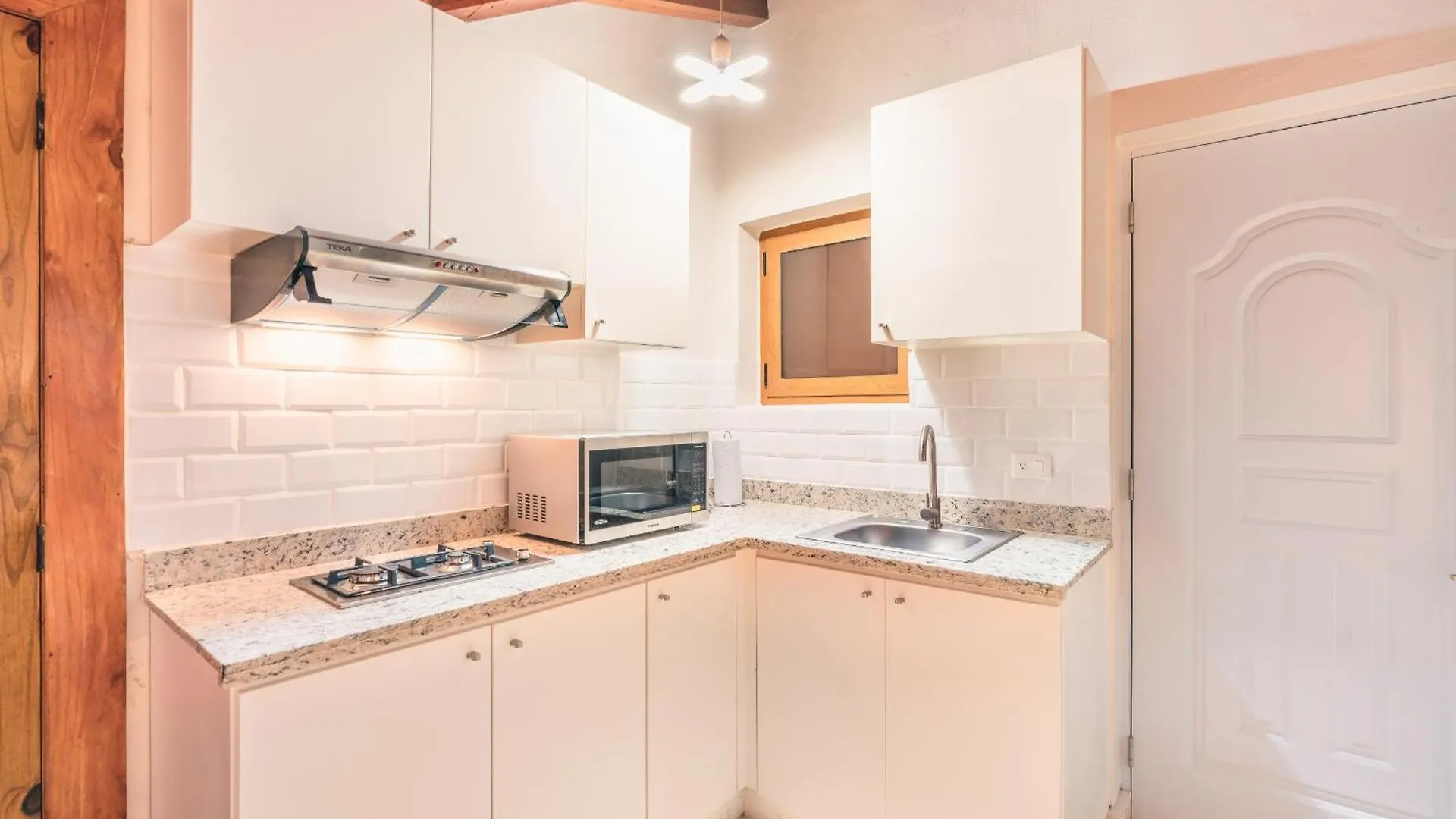 3Br Beachfront Townhouse At Puerto Bahia Samana Βίλα