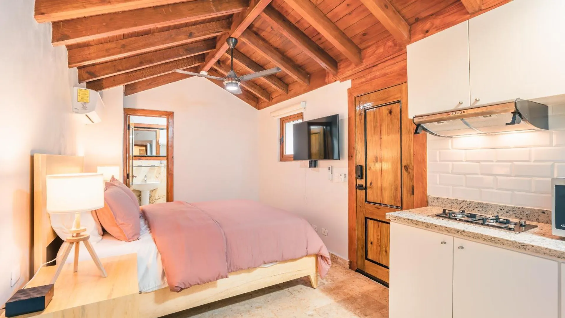 3Br Beachfront Townhouse At Puerto Bahia Samana فيلة
